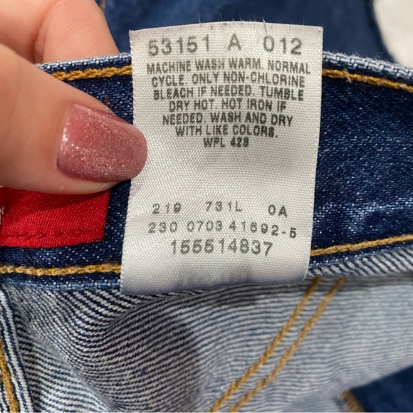 VINTAGE LEVI’S Women’s 550 Relaxed Fit Hi-Waist Jean Shorts - dark blue, size 12 - Picture 6 of 6